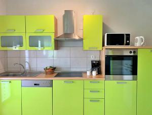 Kuchnia lub aneks kuchenny w obiekcie Apartment Rozi