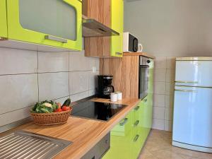 Kuchnia lub aneks kuchenny w obiekcie Apartment Rozi