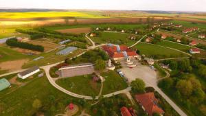 Pohľad z vtáčej perspektívy na ubytovanie Kamala Kutir