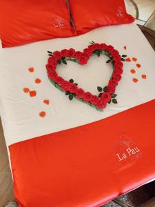Glamping La Pau客房内的一张或多张床位