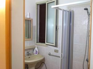 A bathroom at Villa Aquarium