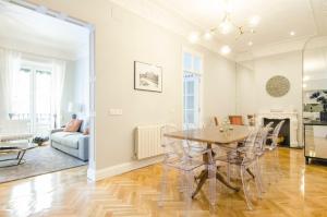 A kitchen or kitchenette at Minty Stay - Atocha 4 BD