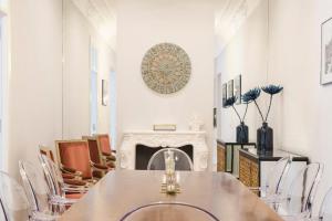 A seating area at Minty Stay - Atocha 4 BD