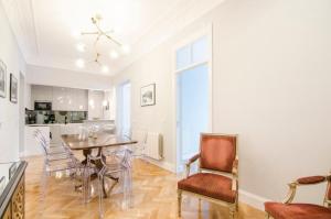 A kitchen or kitchenette at Minty Stay - Atocha 4 BD