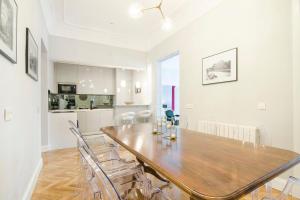 A kitchen or kitchenette at Minty Stay - Atocha 4 BD
