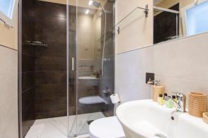 A bathroom at Minty Stay - Atocha 4 BD