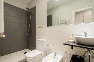 A bathroom at Minty Stay - Atocha 4 BD