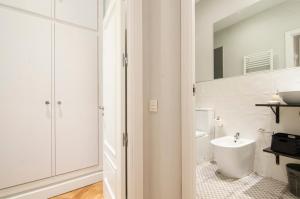 A bathroom at Minty Stay - Atocha 4 BD