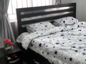 Katil atau katil-katil dalam bilik di Luxury 3 BDR Secure Estate in Ibeju Lekki opposite Golf Course
