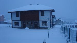 Иванини Къщи през зимата