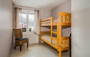 Postel nebo postele na pokoji v ubytování Beautiful Apartment In Sysslebäck + 2 fotografie