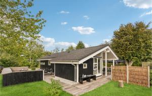 Kebun di luar Amazing Home In Odder With Kitchen