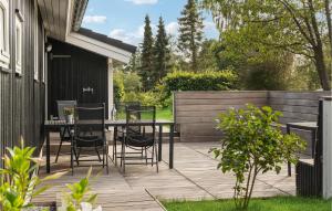 Kebun di luar Amazing Home In Odder With Kitchen