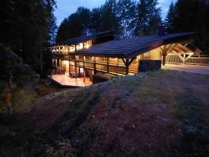 Bygningen som villaen ligger i + 6 billeder