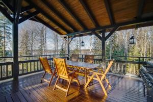 En balkon eller terrasse på Villa Metsanhenki Himos