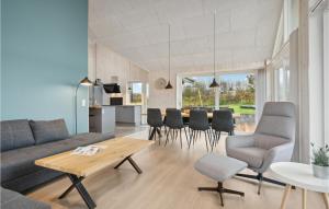 Χώρος καθιστικού στο 3 Bedroom Lovely Home In Bogense