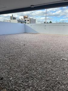 ein Blick vom Dach eines Gebäudes in der Unterkunft LEVEL Terrazas premium con parrillas privadas in Bahía Blanca