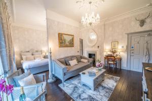 Et opholdsområde på Beautifully decorated, elegant apartment near town - Pass the Keys + 31 billeder