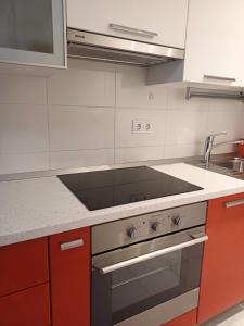 Kuchyňa alebo kuchynka v ubytovaní Apartment Lina Deluxe