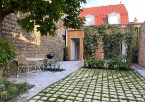 A garden outside L hirondelle, Quartier Rosendael