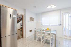 A kitchen or kitchenette at Fidalsa Paradise Pines