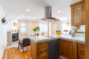 A kitchen or kitchenette at Fidalsa Paradise Pines
