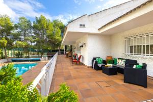 The swimming pool at or close to Fidalsa Paradise Pines