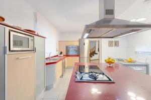 A kitchen or kitchenette at Fidalsa Paradise Pines