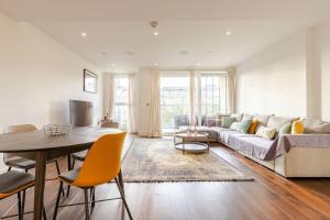 Spacious 2 Bed Fulham Riverside Flat