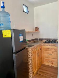 Een keuken of kitchenette bij Peaceful Hideaway