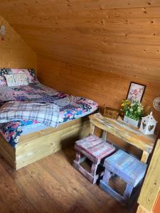 Ένα ή περισσότερα κρεβάτια σε δωμάτιο στο The Hideaway Muff