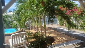 Bazén v ubytování Les Gites Capra - Villa Aiméandre piscine et Spa nebo v jeho okolí