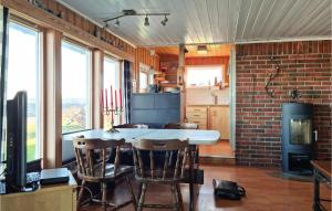 Φωτογραφία από το άλμπουμ του 2 Bedroom Stunning Home In Rennesøy σε Hanasand