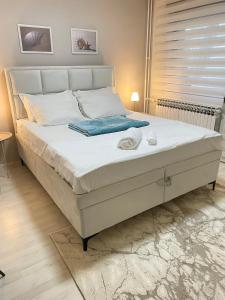 Voodi või voodid majutusasutuse Apartman Safir 1 & Apartman Safir 2 & Apartman Safir 3 toas