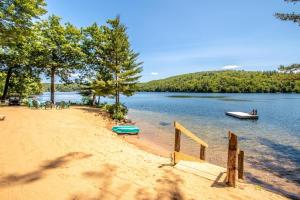Gallery image of Waterfront 3 bed plus 3 bath on Squam (Suite 1) in Holderness