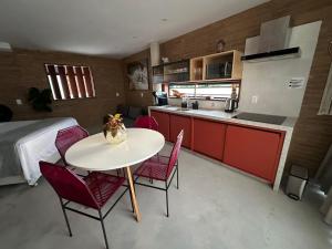 Casa Ahu的厨房或小厨房