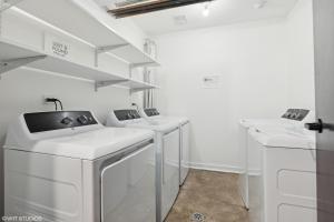 Kuchyň nebo kuchyňský kout v ubytování Logan Square SRO Hotel