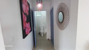 Koupelna v ubytování GÎTES CAPRA POMME SURETTE-SPA pomme surette SPA