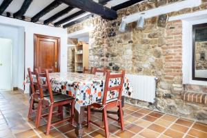 Posezení v ubytování La Jomeruca ,espaciosa casa rural cerca de playa y montaña