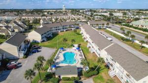 Bazén v ubytování Sandpiper Cove Unit 8207 Updated Studio In Destin FL nebo v jeho okolí
