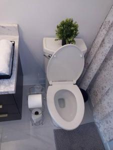 Koupelna v ubytování Logement neuf, spacieux