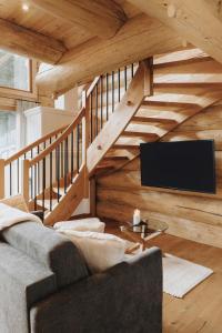 TV a/nebo společenská místnost v ubytování Chalet Zwoasom