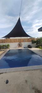 Bazén v ubytování Vill de Reyes-Eroles Private Resort nebo v jeho okolí