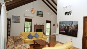 Χώρος καθιστικού στο 'gams Road Retreat'