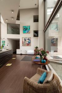 Posezení v ubytování Hotel Los Españoles Plus