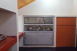 O bucătărie sau chicinetă la Cottage Thamor 3 Bedroom Unit