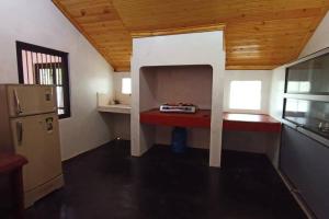 O bucătărie sau chicinetă la Cottage Thamor 3 Bedroom Unit +6 fotografii