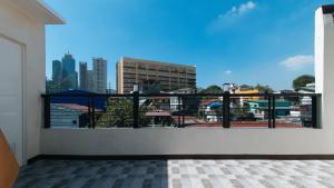 Balkón nebo terasa v ubytování RedDoorz Plus near Uptown BGC Mall
