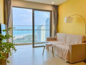 Giường trong phòng chung tại The Song Premium Apartment +37 ảnh