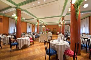 Restaurace v ubytování Grand Hotel Nizza Et Suisse